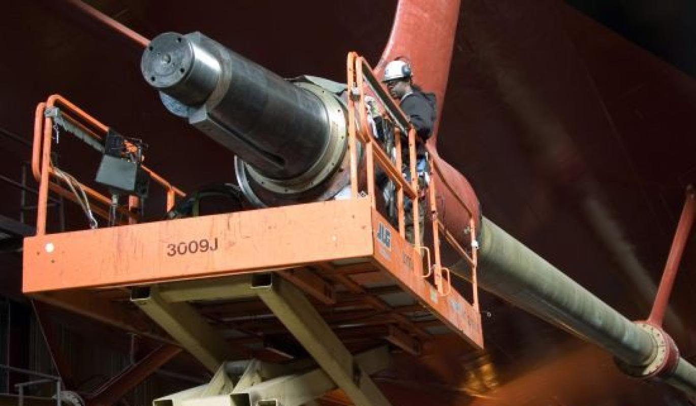 Винторулевая колонка